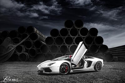 https://www.lambocars.com/wp-content/uploads/2013/06/oakley_aventador_dragon_1.jpg