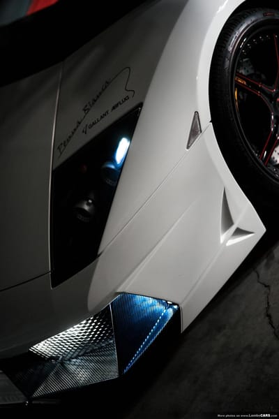 https://www.lambocars.com/wp-content/uploads/2013/09/lp620_penna_bianca_12.jpg