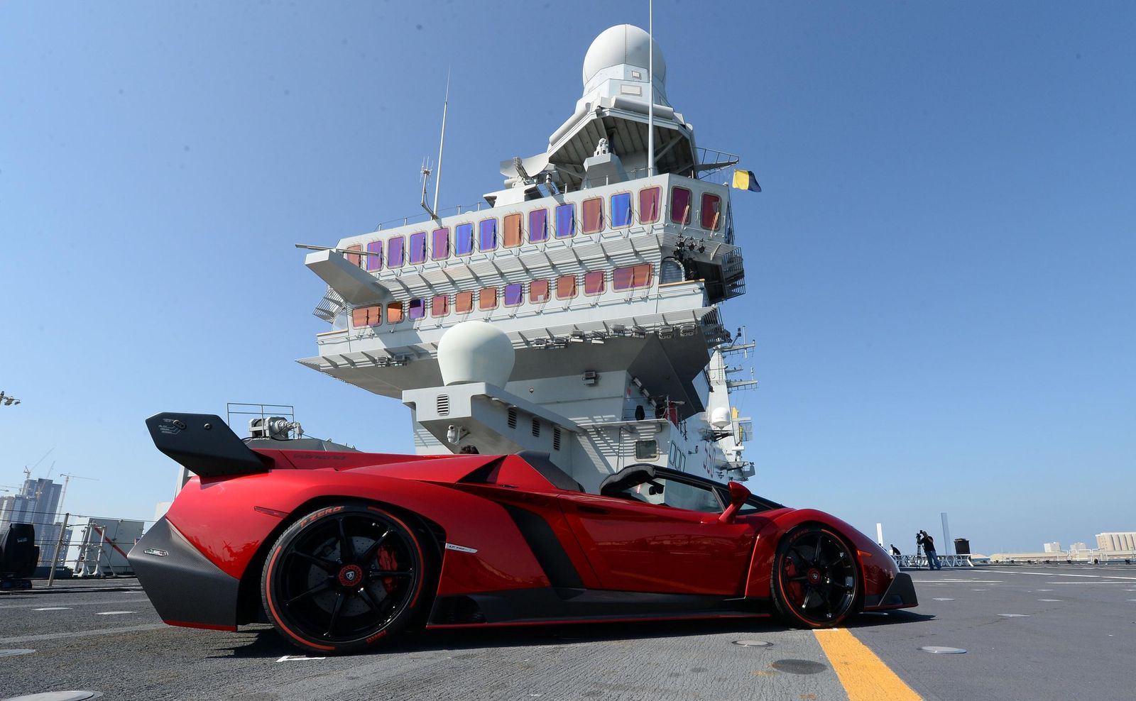 Lamborghini Veneno Roadster 3 310614