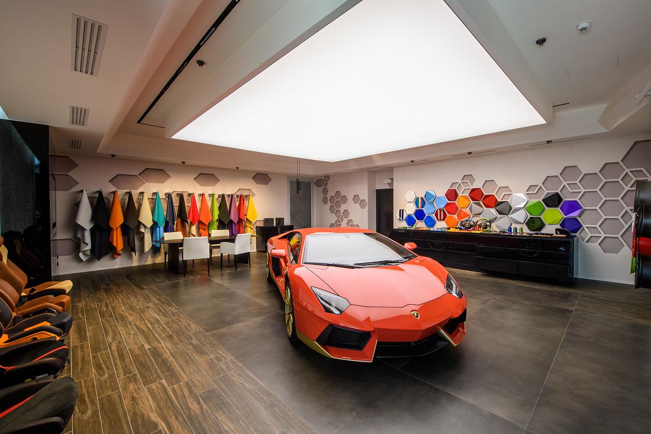 https://www.lambocars.com/wp-content/uploads/2016/07/2016_ad_personam_studio_1.jpg