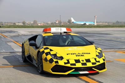 Https://www. Lambocars. Com/wp-content/uploads/2016/11/2016_follow_me_huracan_1. Jpg