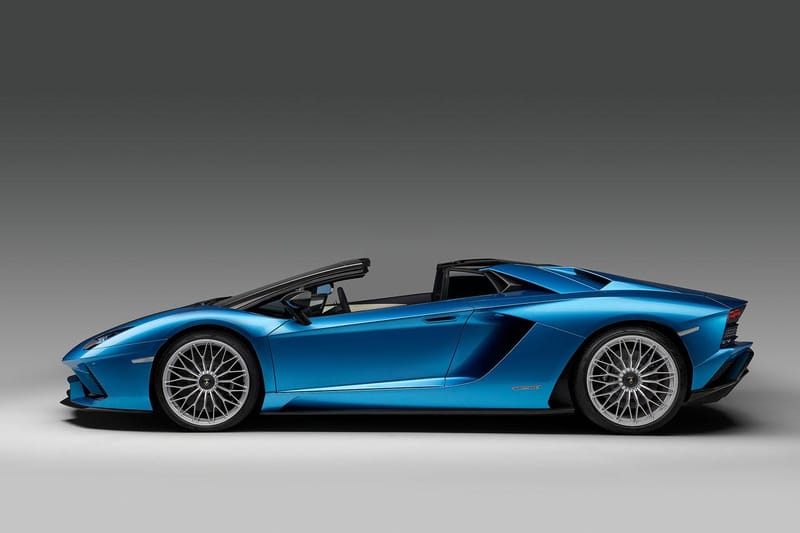 2017_aventador_s_roadster_3-