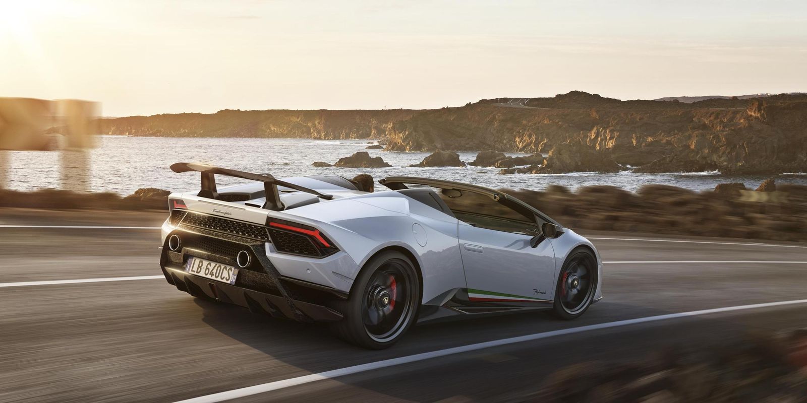 2018-2019 Lamborghini Huracán Performante Spyder 22 502878 v2