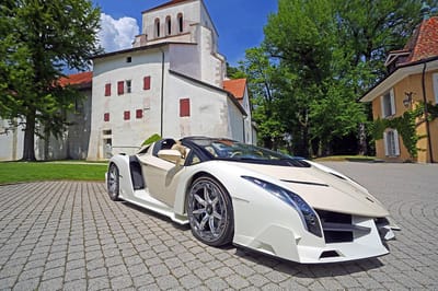https://www.lambocars.com/wp-content/uploads/2019/06/veneno_roadster_bonhams_1.jpg
