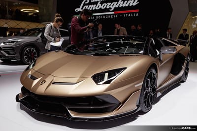 https://www.lambocars.com/wp-content/uploads/2019/10/2019_aventador_svj_roadster_1.jpg