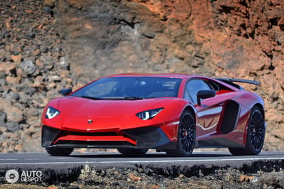 https://www.lambocars.com/wp-content/uploads/2020/11/2015_aventador_sv_1-1.jpg