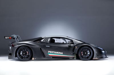 https://www.lambocars.com/wp-content/uploads/2020/11/2016_huracan_gt3_4-2.jpg