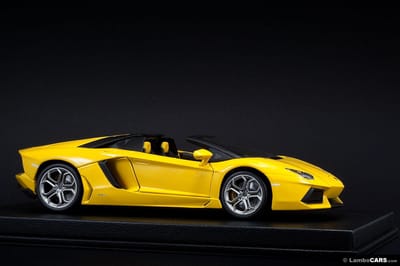 https://www.lambocars.com/wp-content/uploads/2020/11/aventador_roadster_118_01.jpg