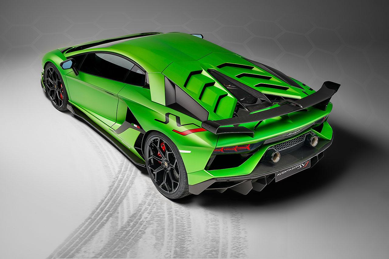 Lamborghini Aventador SVJ: Review, Price & Specs 