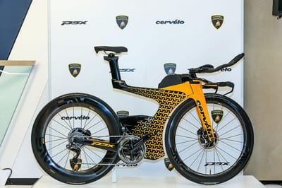 https://www.lambocars.com/wp-content/uploads/2020/11/cervelo_r5_lamborghini_edition_14-1.jpg