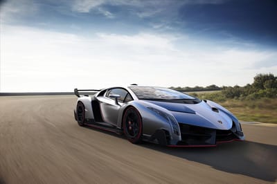https://www.lambocars.com/wp-content/uploads/2020/11/lamborghini_veneno_1-1.jpg