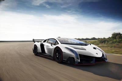 https://www.lambocars.com/wp-content/uploads/2020/11/lamborghini_veneno_1_bianco.jpg
