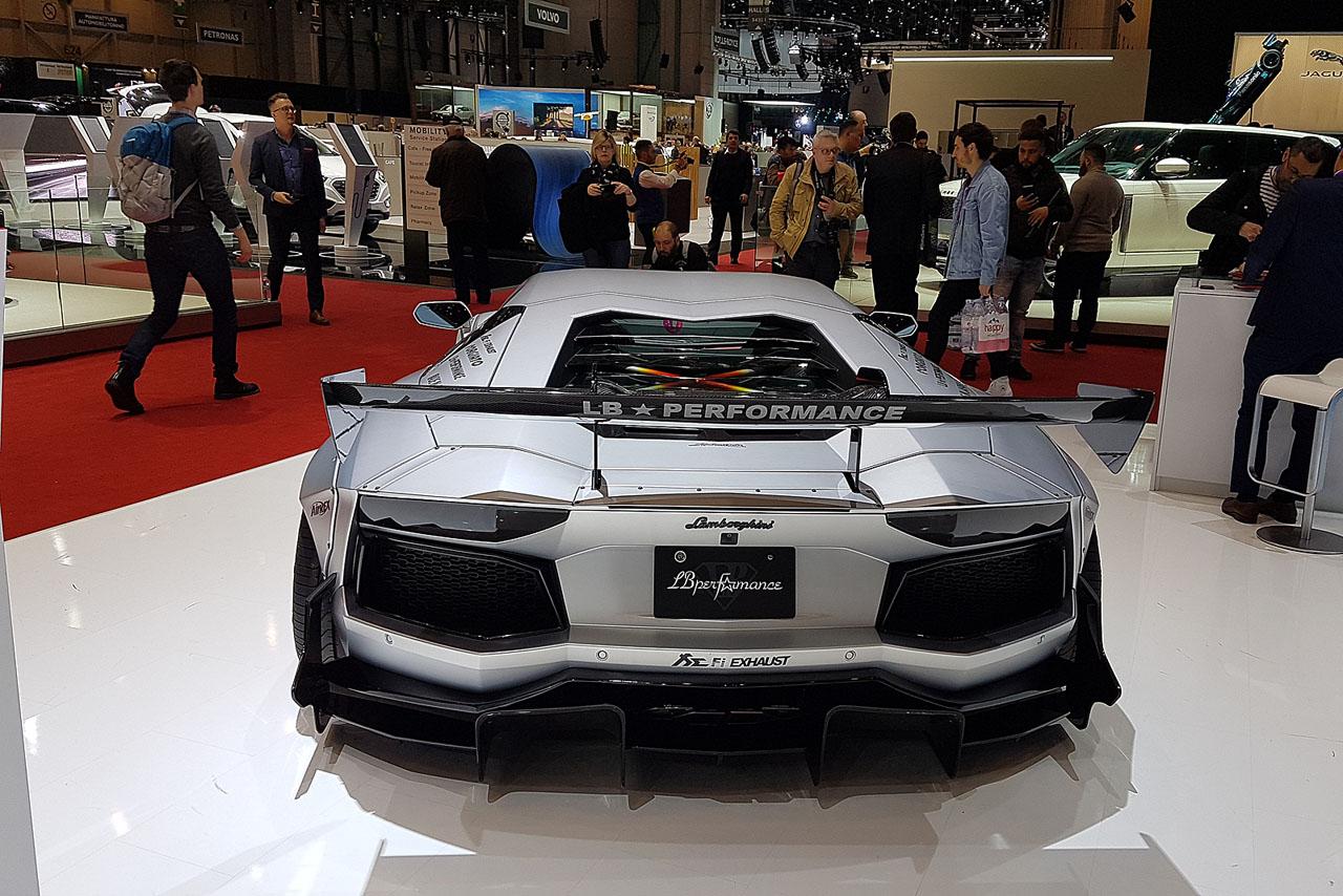 High-Resolution Lamborghini Aventador Photos