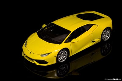 The Huracan Diecast Model 2 Https://www. Lambocars. Com/wp-content/uploads/2020/12/bburago_huracan_3. Jpg
