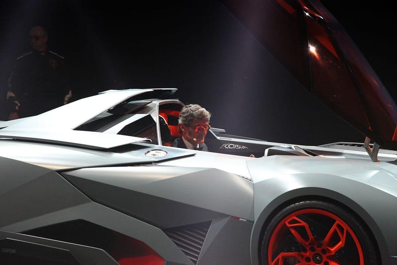 https://www.lambocars.com/wp-content/uploads/2020/12/lamborghini_egoista_7-1.jpg