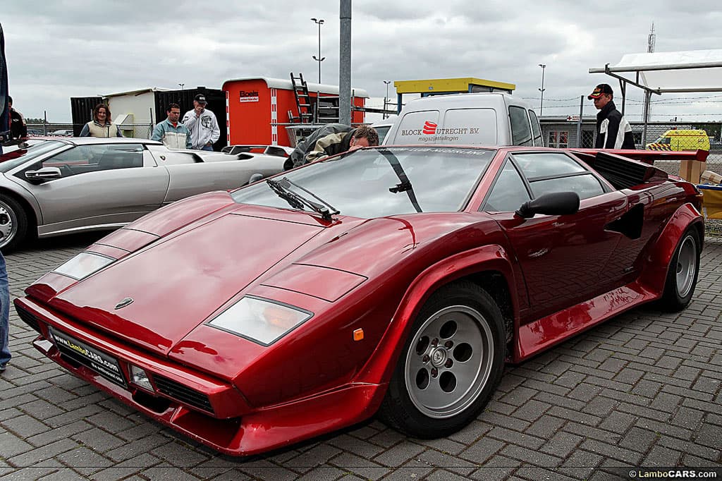HighResolution Countach LP500 S Photos