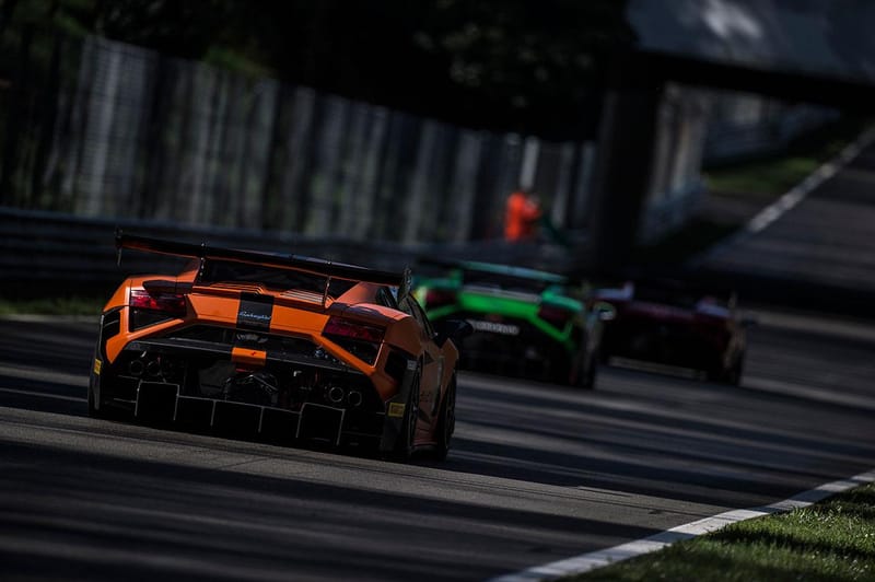 https://www.lambocars.com/wp-content/uploads/2020/12/squadra_corse_super_trofeo.jpg