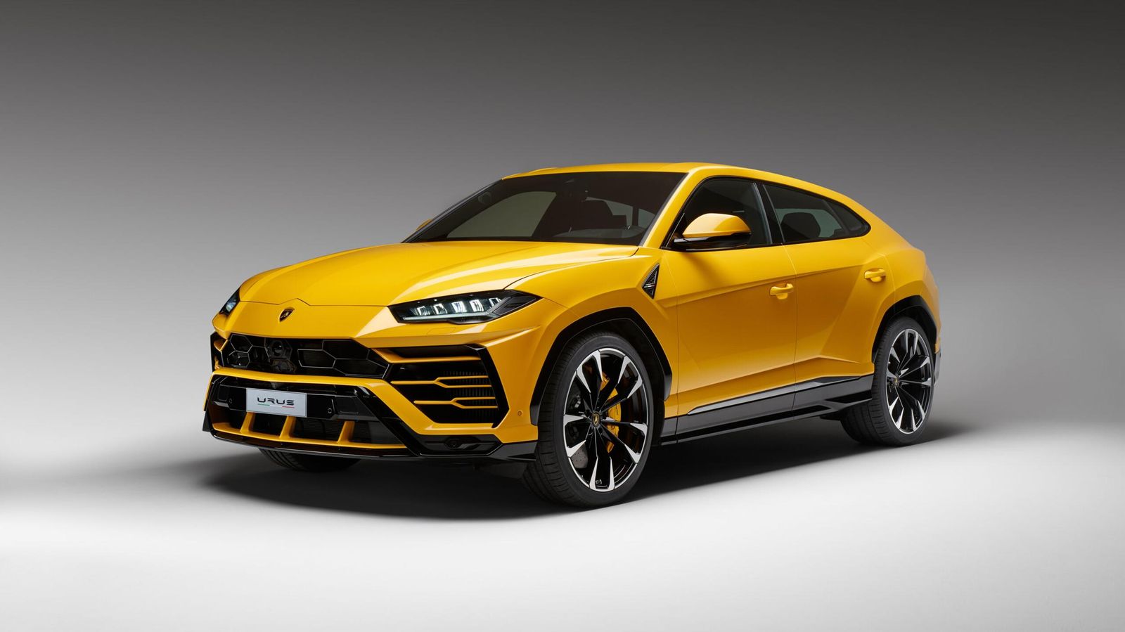 Yellow urus 2018