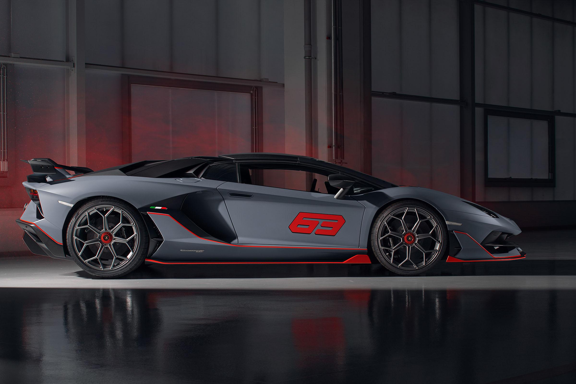 Lamborghini Aventador (Research Hub) - LamboCARS