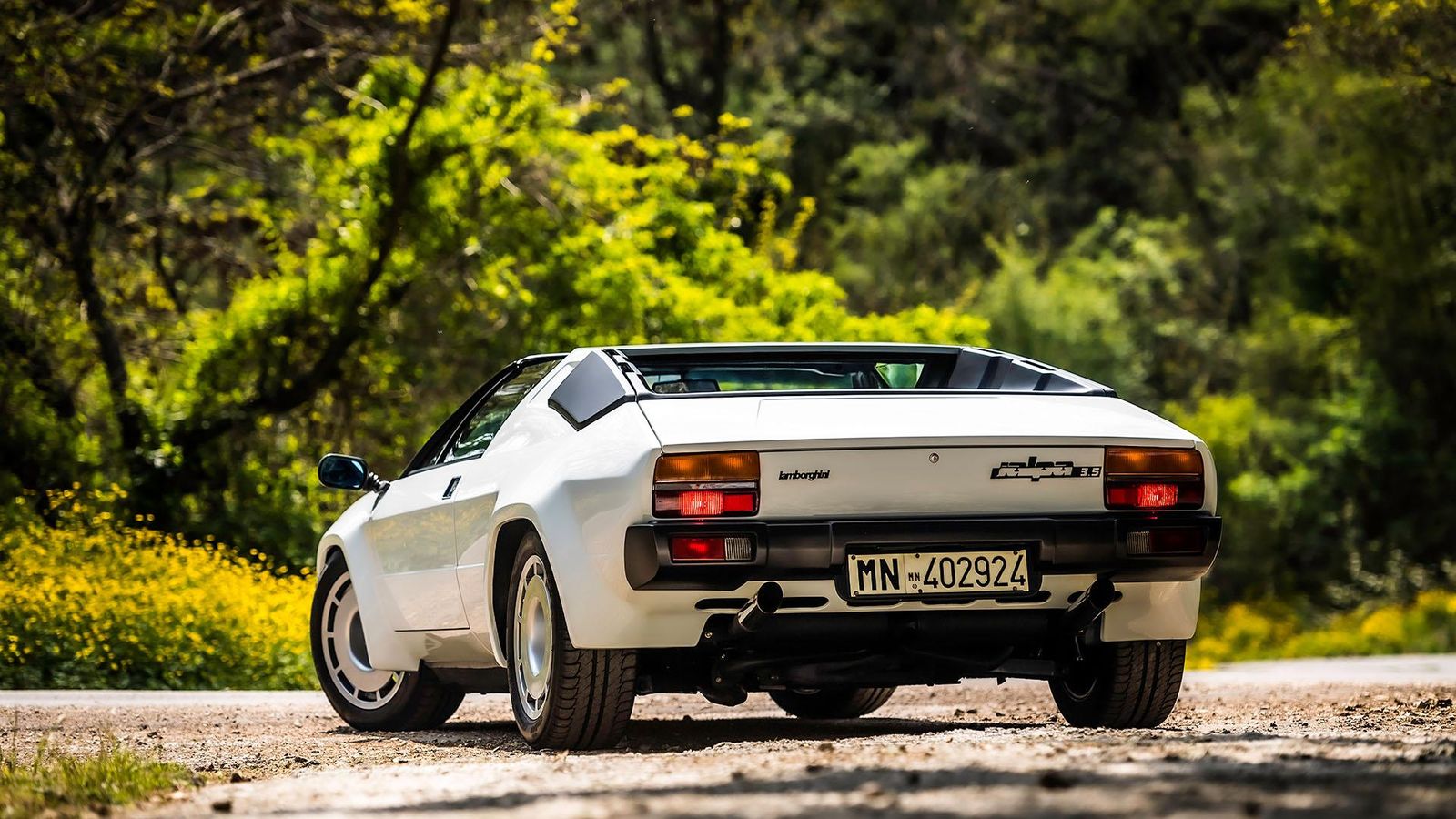 Best Lamborghini: Cars That Have Conquered The Whole World For All Time 9 Lamborghini jalpa