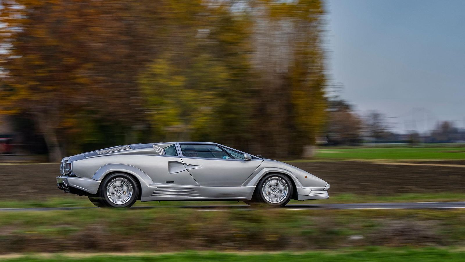 Lamborghini Countach Vs Diablo: A Comparative Analysis 22 Lamborghini countach