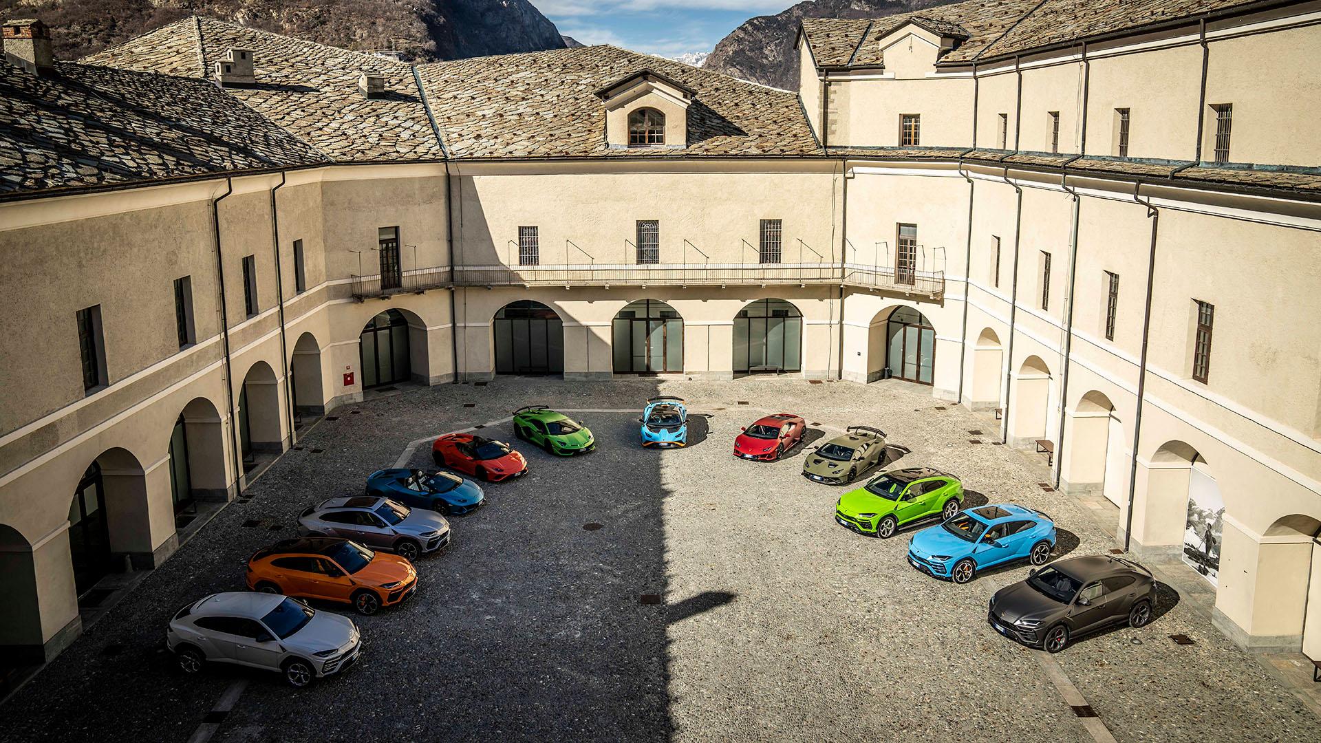 2022 Lamborghini in winter drive 6