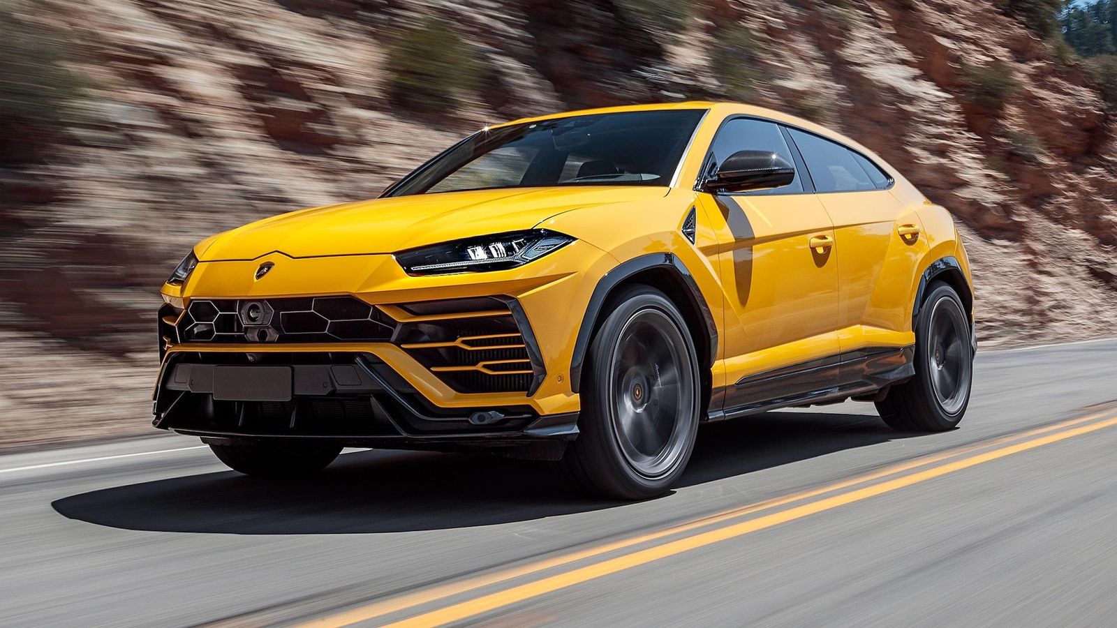 2023 Lamborghini Urus S Vs Mercedes Amg Gle 63 S: A Comparative Analysis 7 Lamborghini urus s vs mercedes amg gle 63 s
