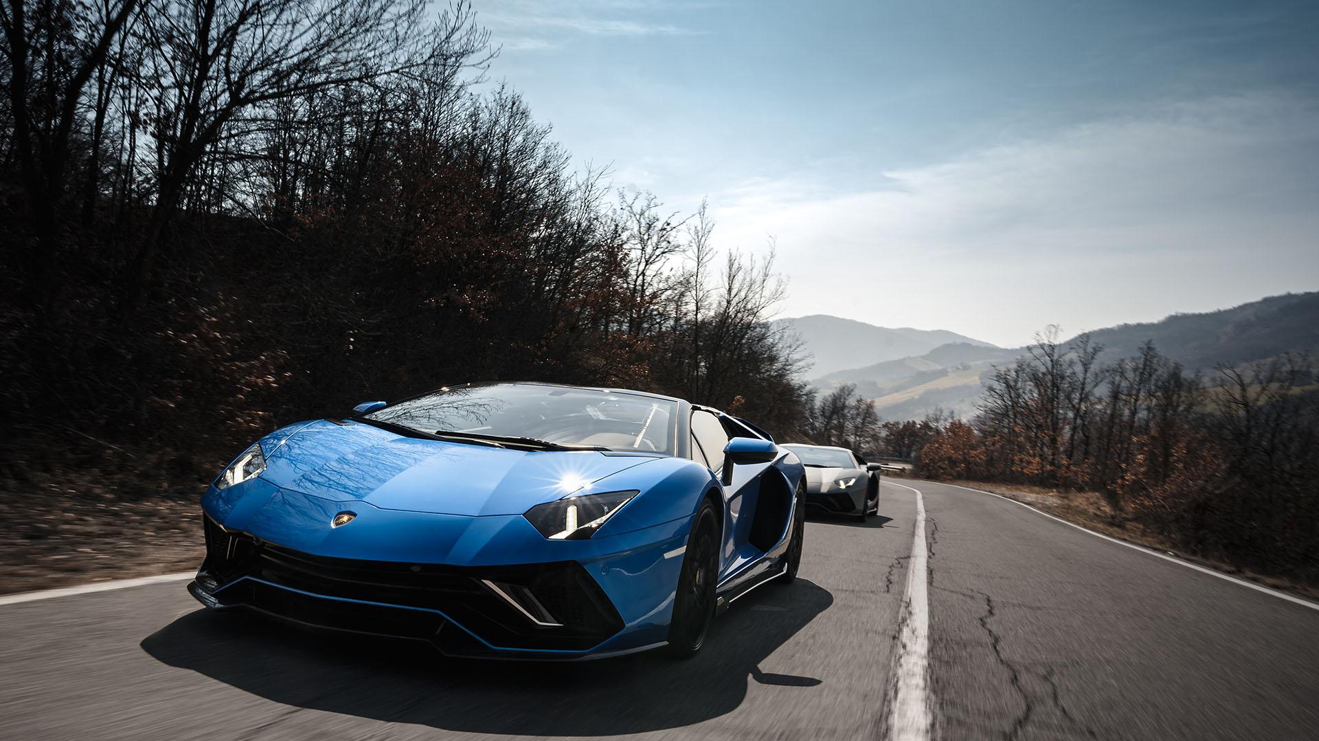 Aventador ultimae on the road 11
