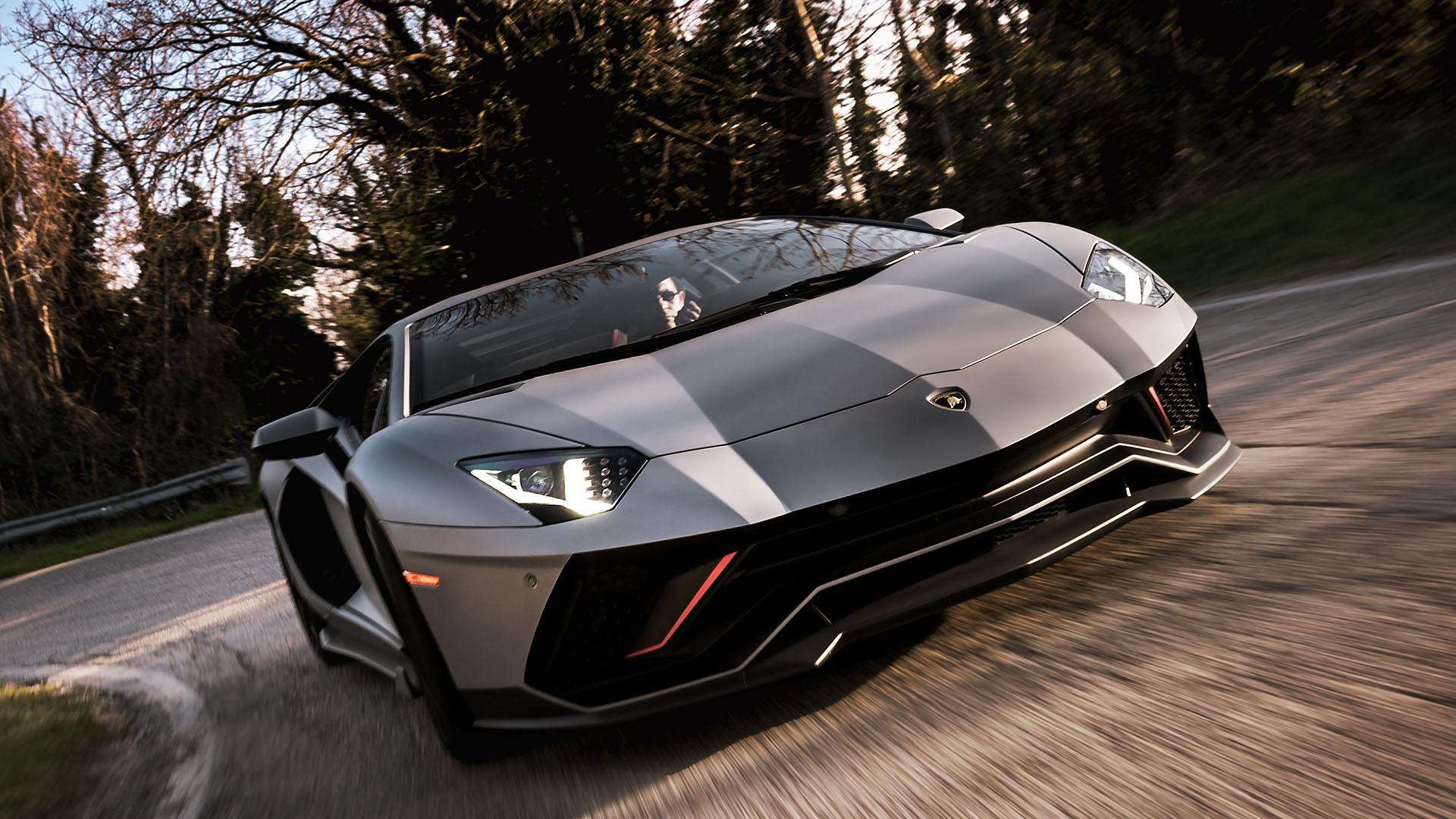 Aventador ultimae on the road 20
