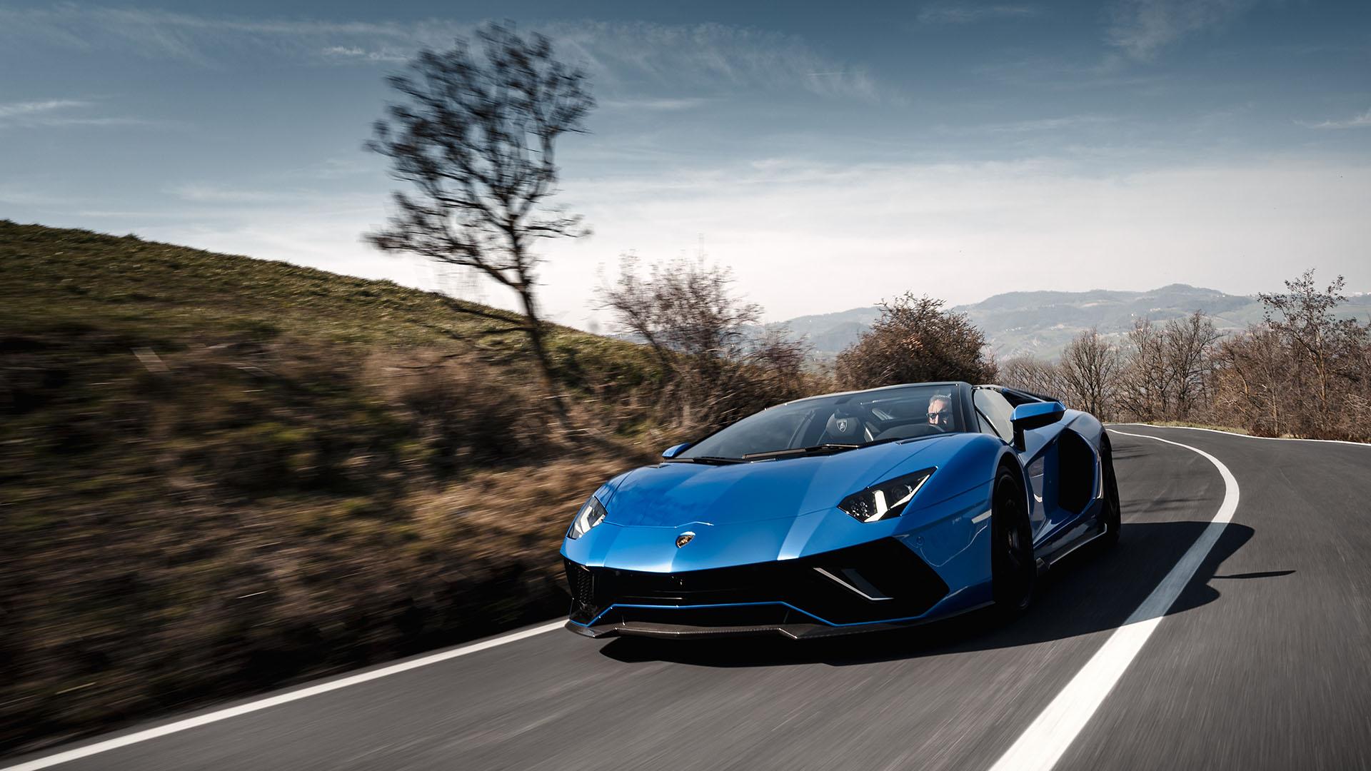 Aventador ultimae on the road 27