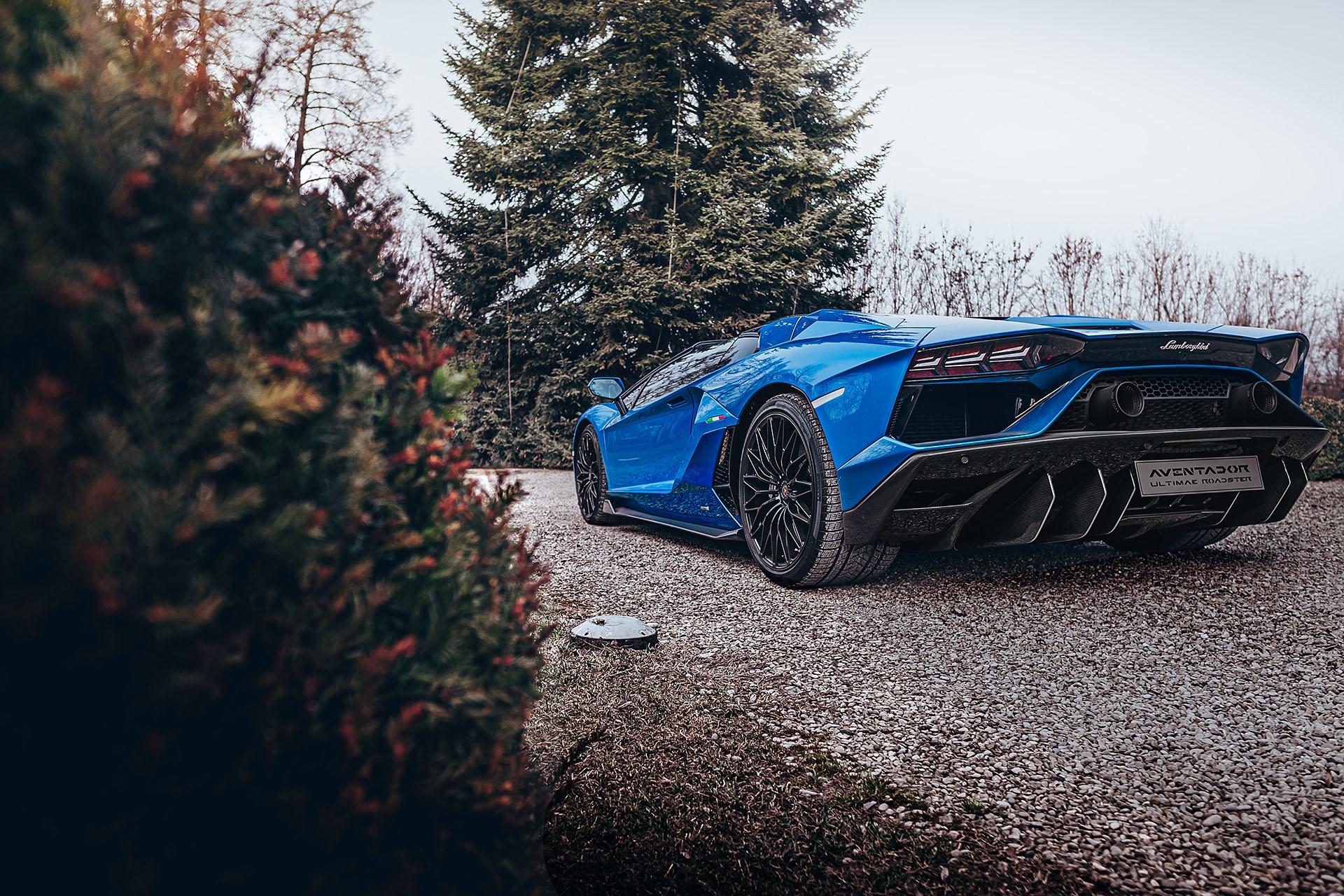 Aventador ultimae on the road 32