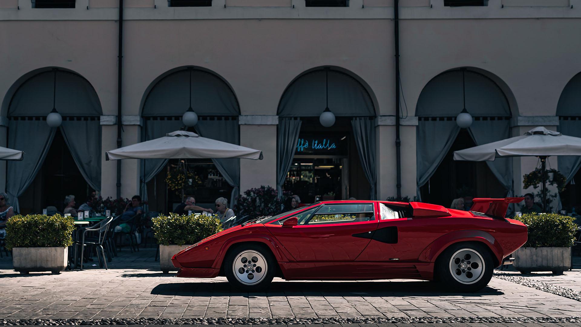 Countach and lm002 v12 16