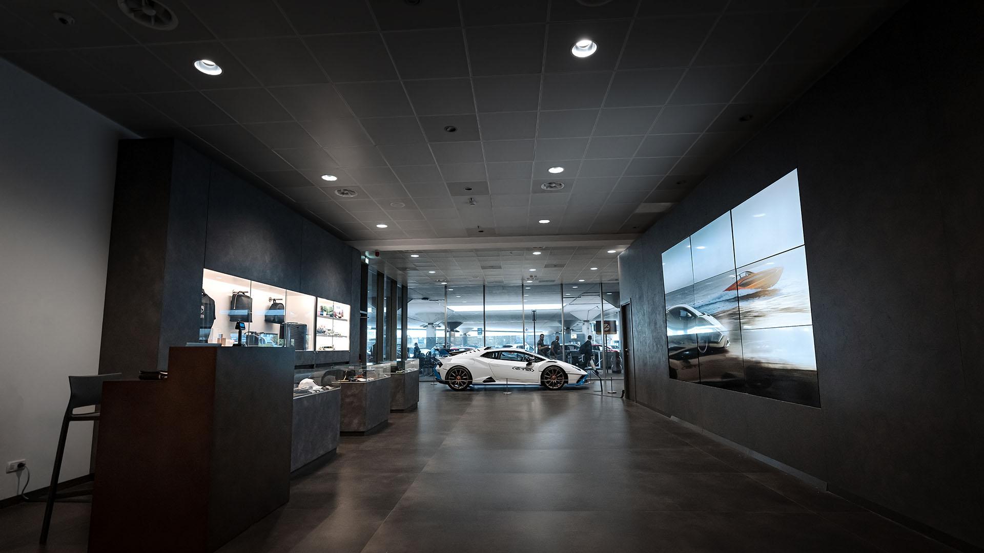 The Urus a VIP shuttle at Bologna airport LamboCARS