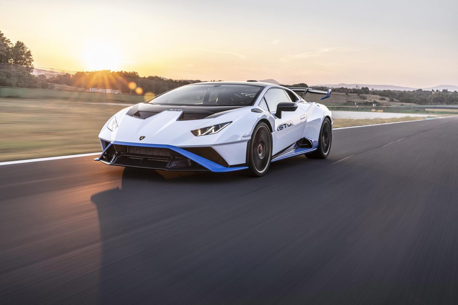 How fast is the Lamborghini Huracan?