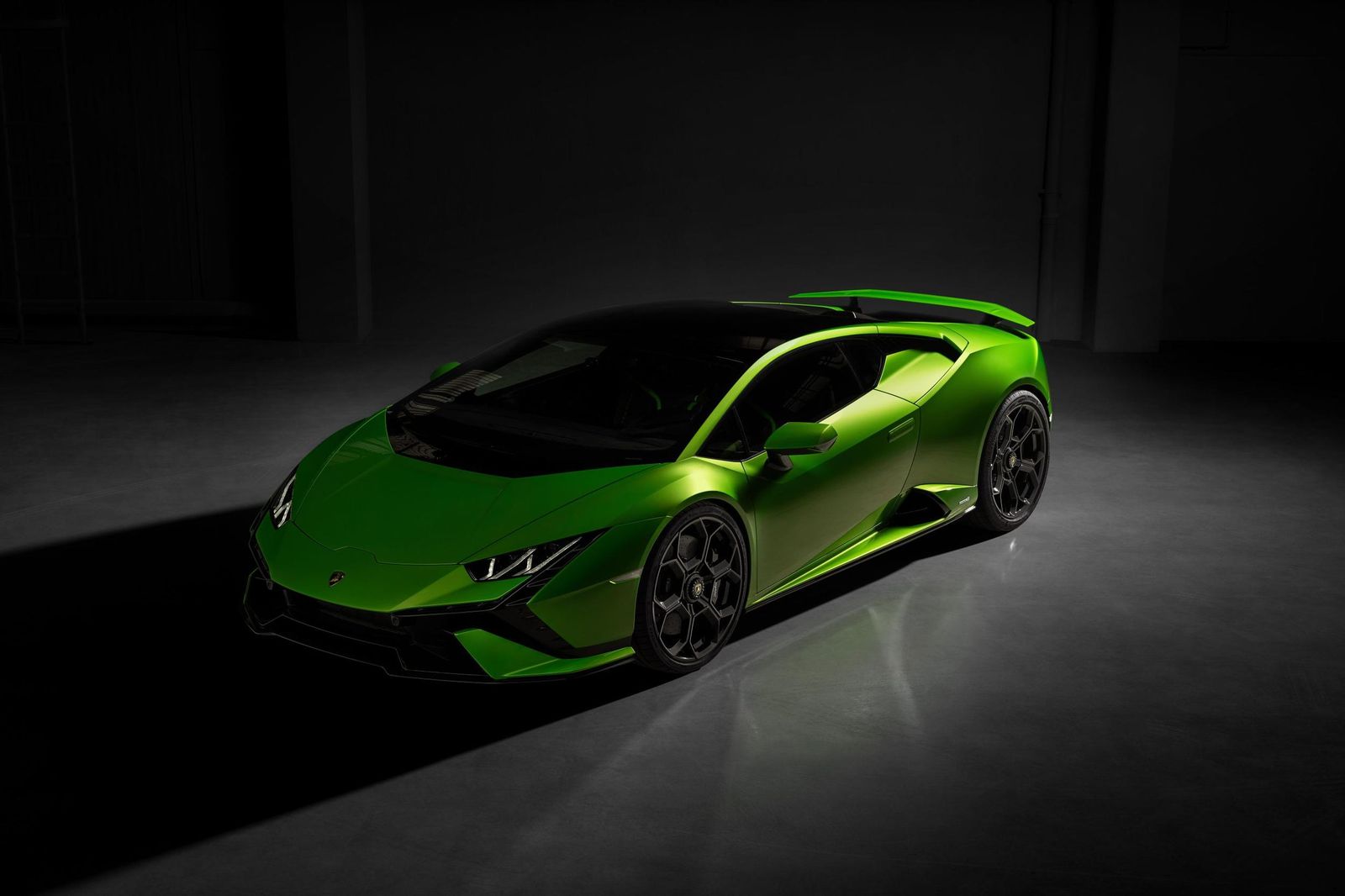 2023 Lamborghini Huracán 11 612108