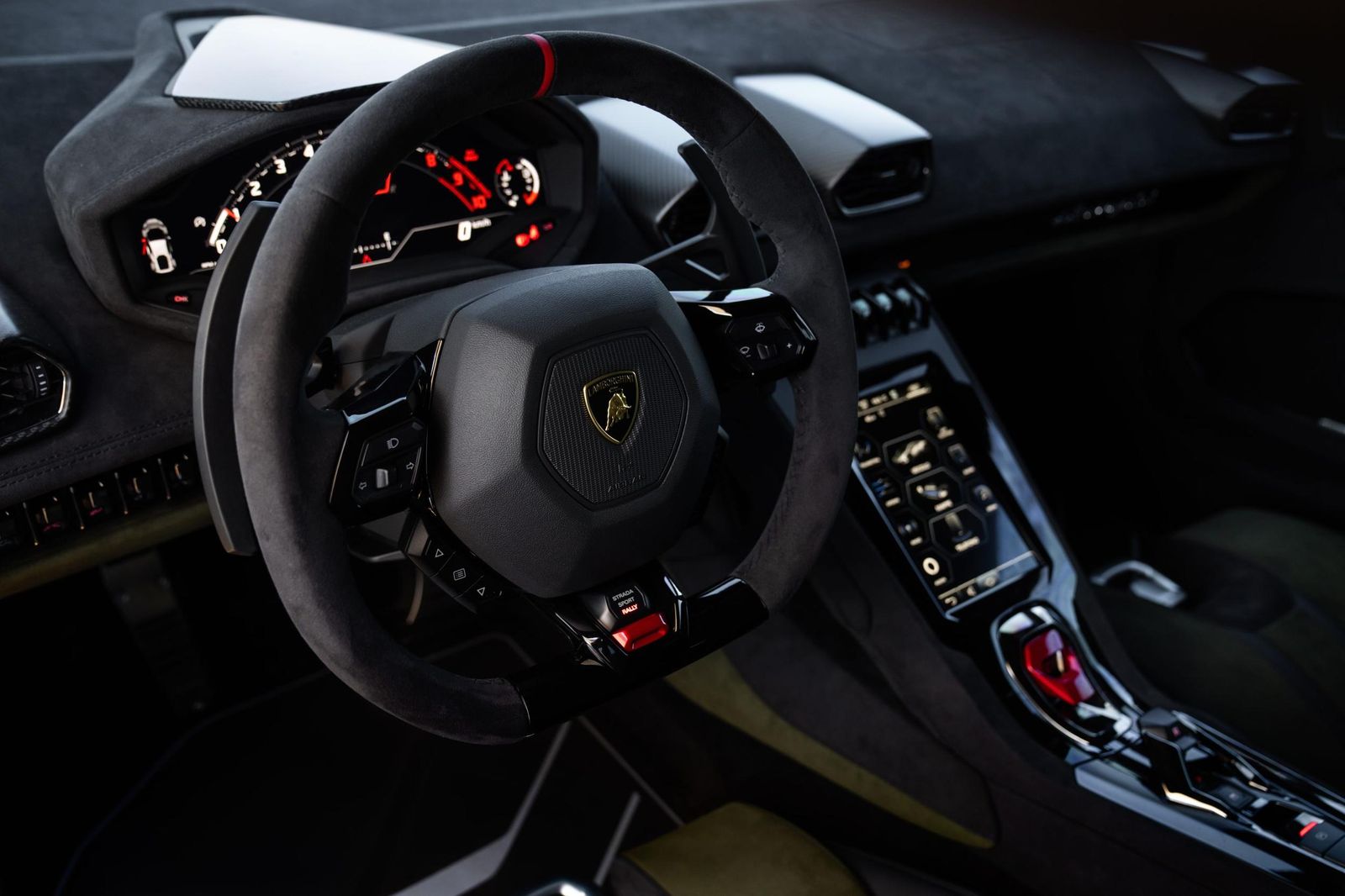 Lamborghini Huracan Sterrato 5 Lamborghini huracan sterrato interior