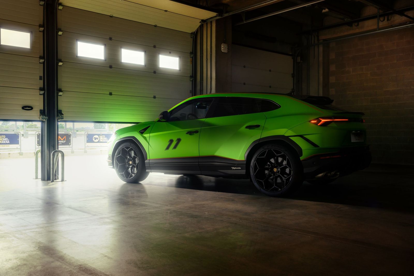 Lamborghini Urus Performante Vs Bmw X6M Competition: Battle For Suv Supremacy 3 Lamborghini urus performante vs bmw x6m competition