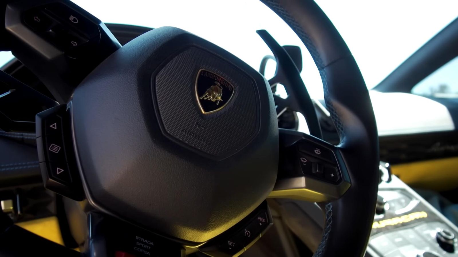 1200Hp Huracan Super Trofeo Evo Vs 1000Hp Grand Cherokee - Wcgw? 18 Videoscreenshot youtube alexchois1200hplamborghinihuracanvstwinturbohemijeepdragracethisvsthat 036