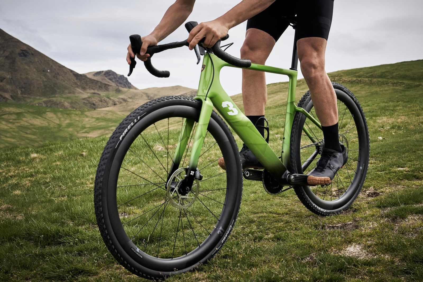 Lamborghini Unveils 2 New High-End Road Bikes 11 644145