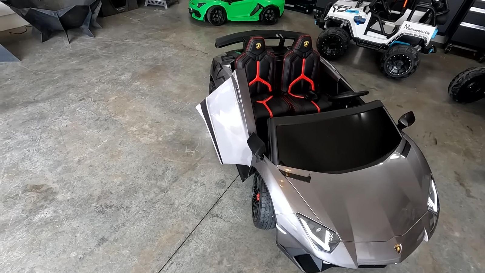 Videoscreenshot youtube brushless24vlamborghiniaventador2seaterrideoncarforkidsreview 1354