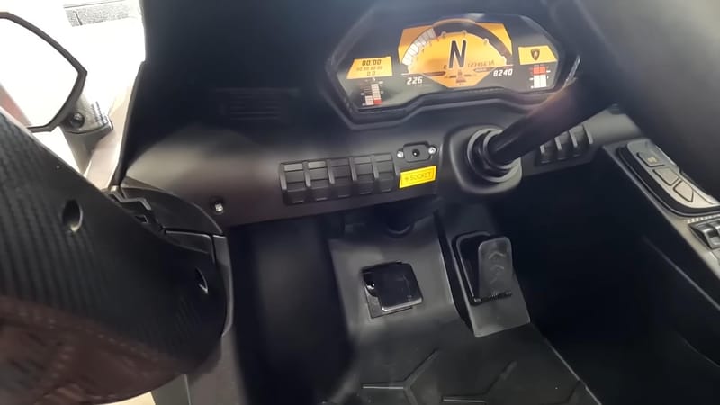Lamborghini Aventador Tops 9Mph - Ride-On Car For Kids 7 Videoscreenshot youtube brushless24vlamborghiniaventador2seaterrideoncarforkidsreview 659