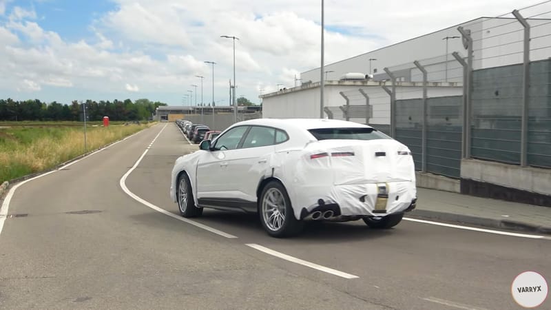 Lamborghini Urus To Hybrid Only By End Of 2024 11 Videoscreenshot youtube surroundedbyalotofnewlambos revueltohybridurusmore 232
