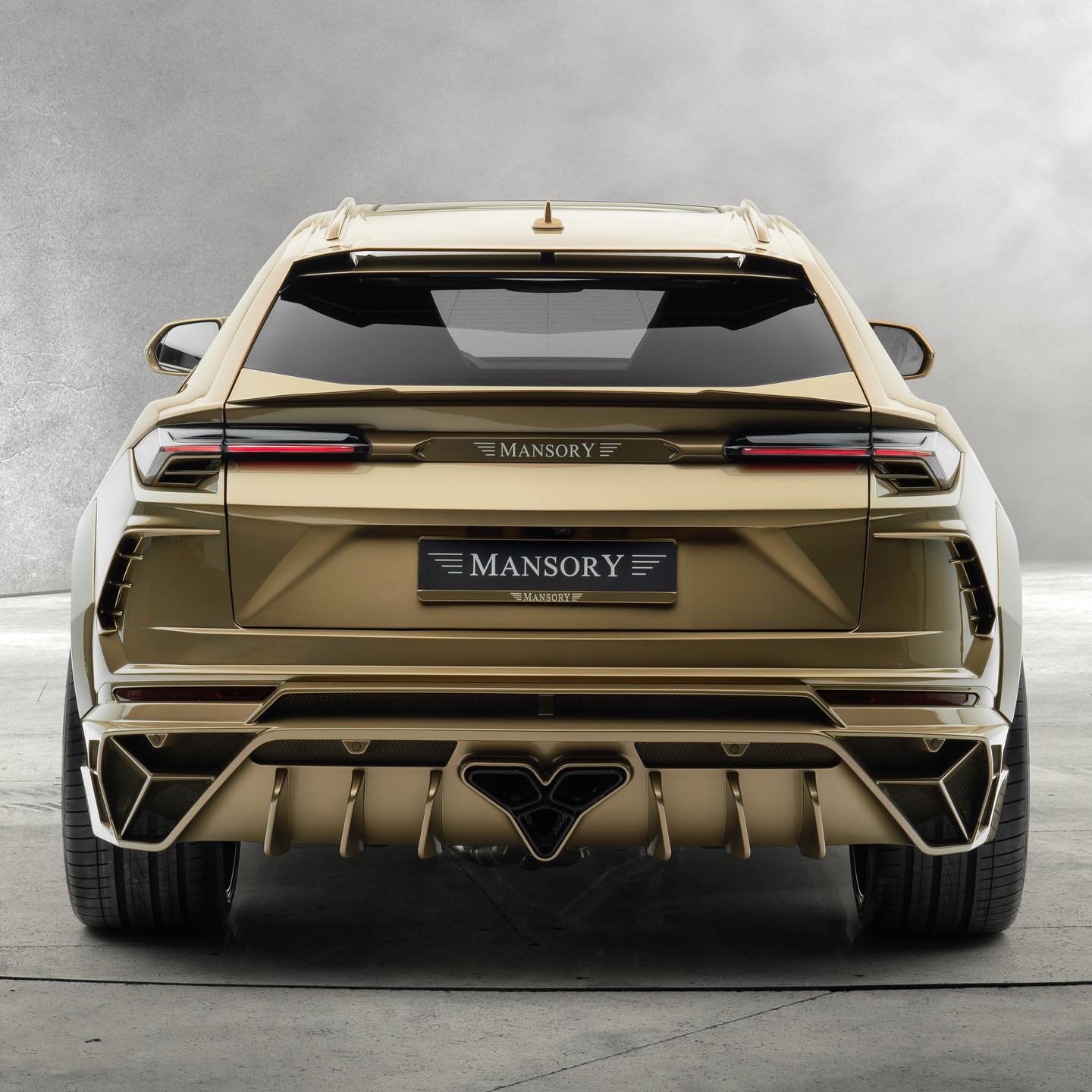 Mansory Goes Too Far And Sends Urus Venatus Into Hell 16 356829131 662512905920697 469259017768465410 n