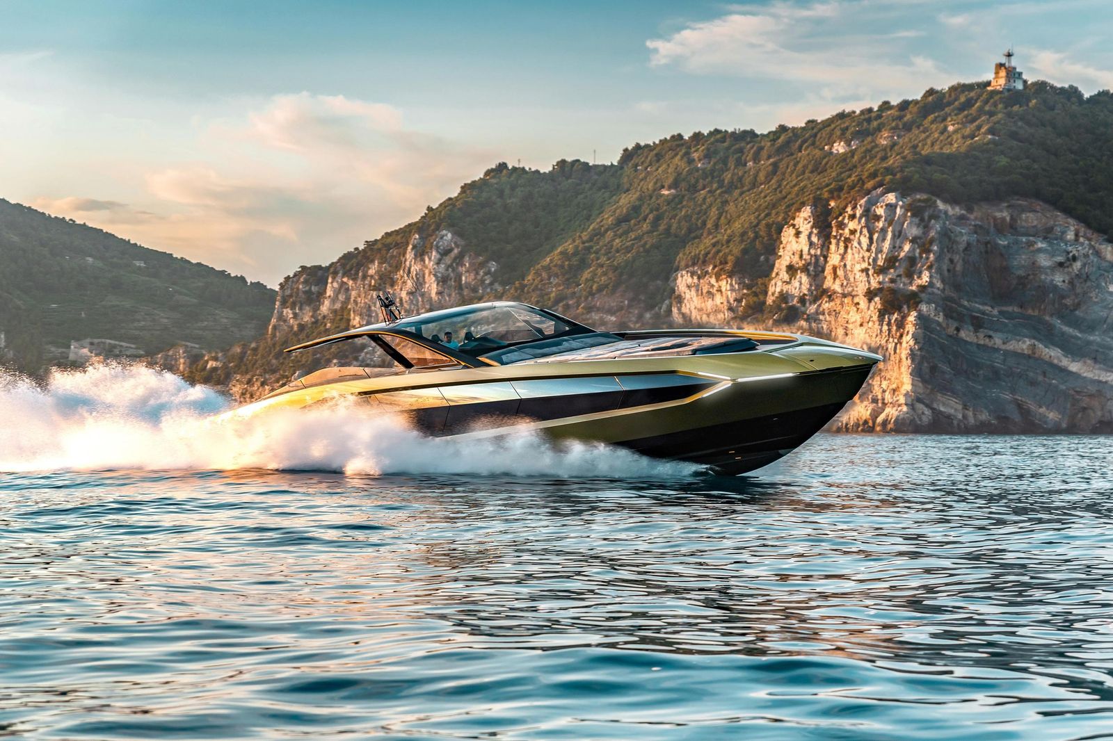 Conor Mcgregor’s Lamborghini Yacht Review