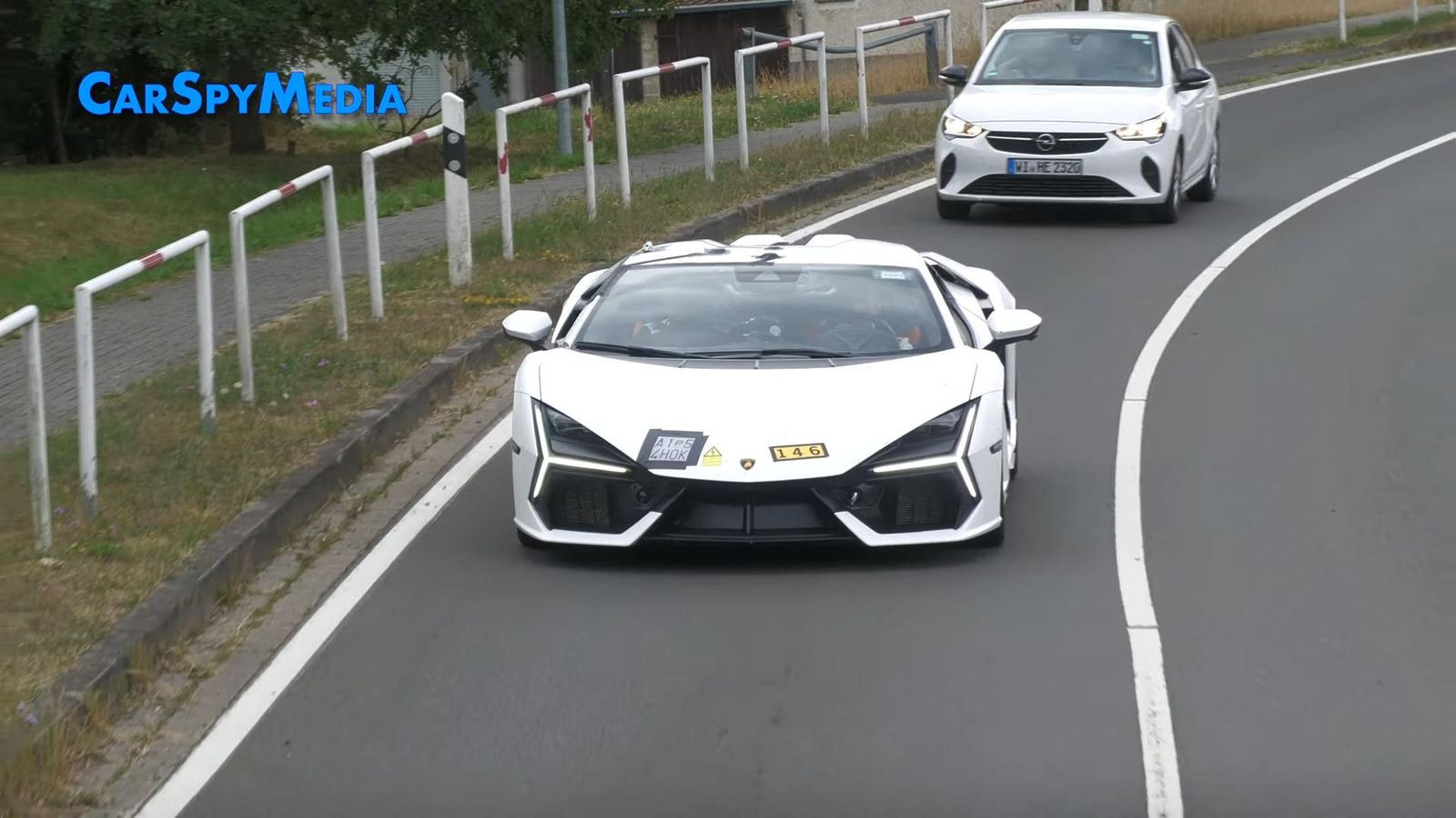 Videoscreenshot youtube 2024lamborghinirevueltov12testcarcaughtwithhybridproblemsbreakdownatthenrburgring 028