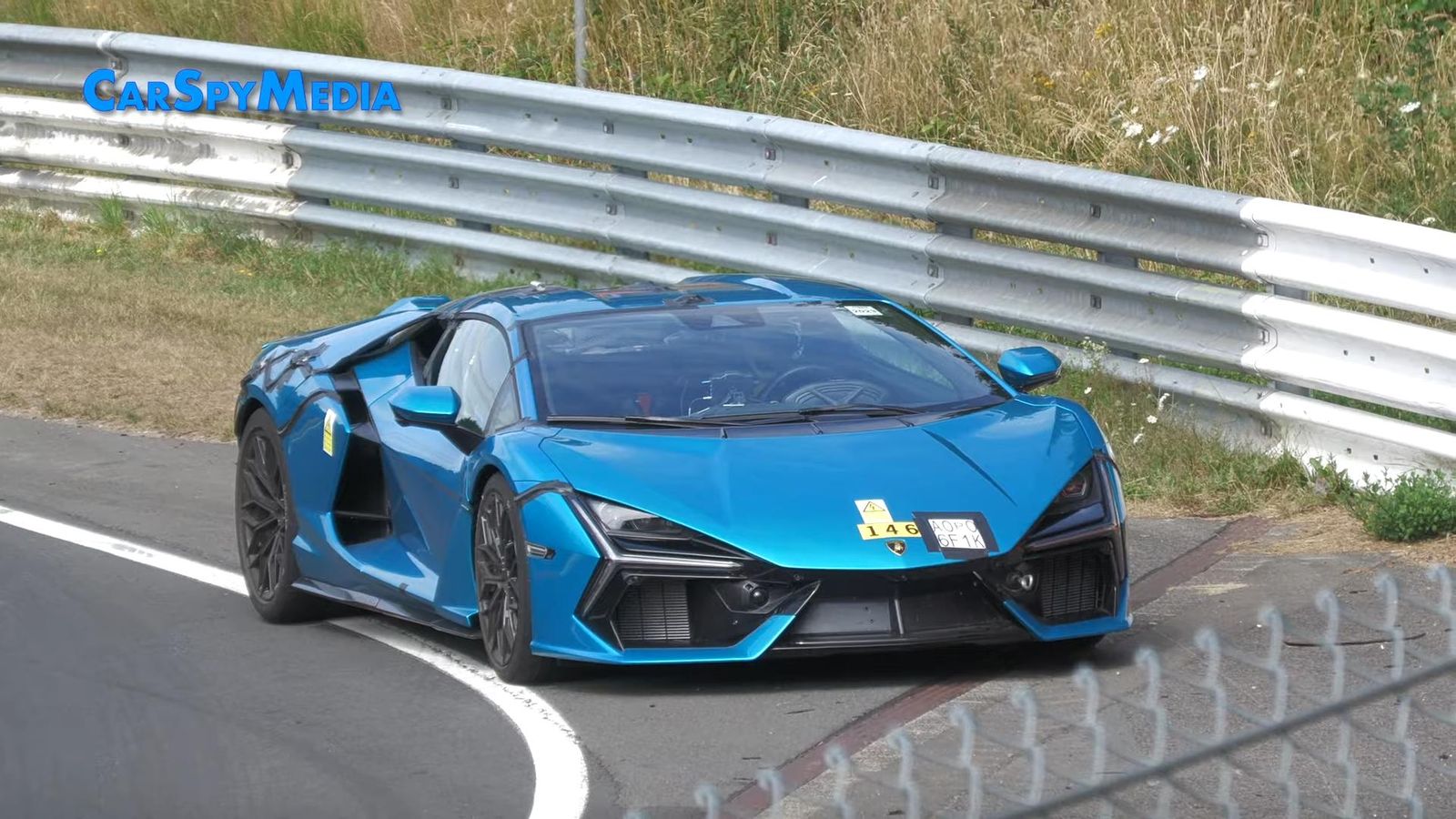 Videoscreenshot youtube 2024lamborghinirevueltov12testcarcaughtwithhybridproblemsbreakdownatthenrburgring 323