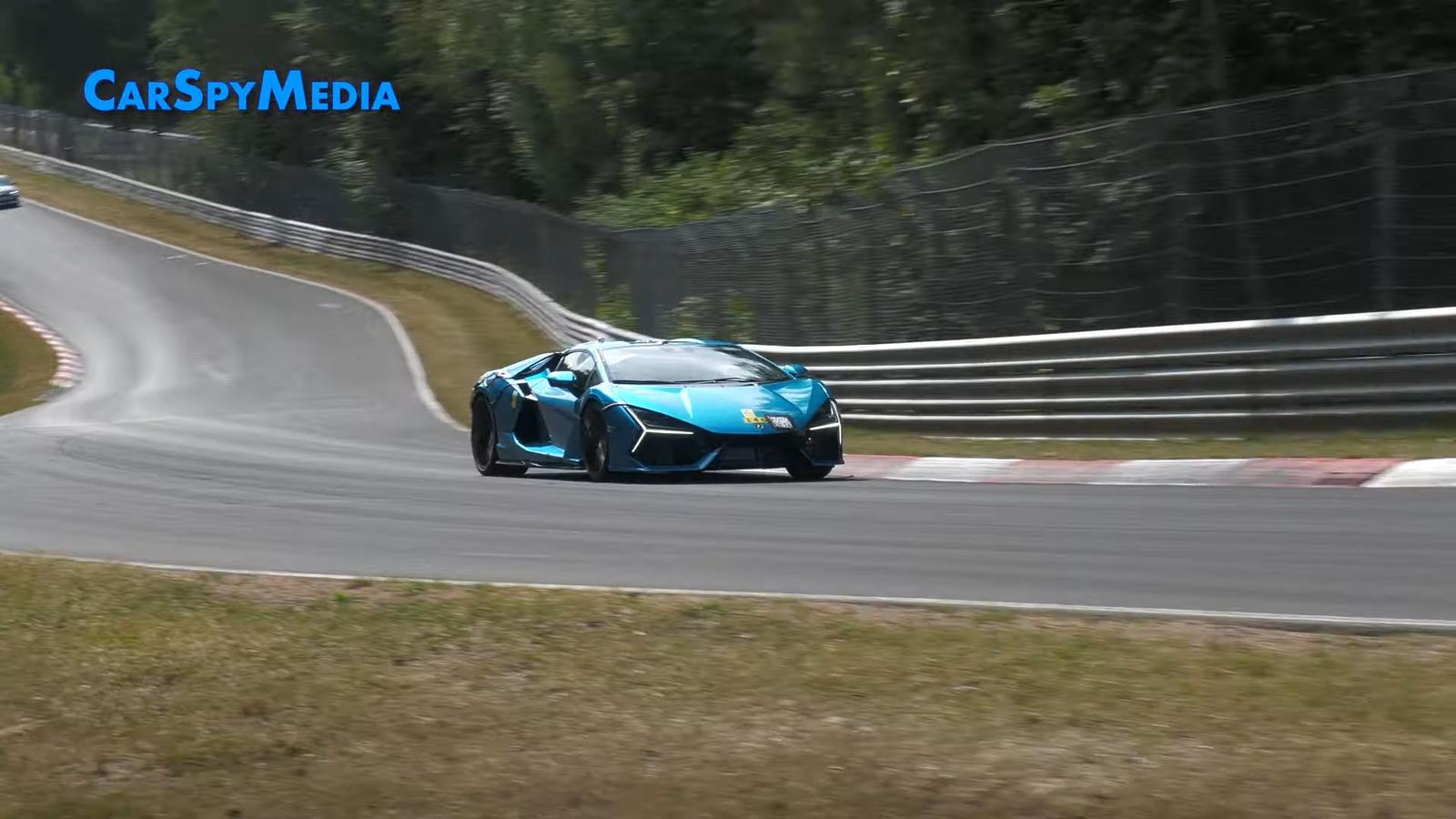Videoscreenshot youtube 2024lamborghinirevueltov12testcarcaughtwithhybridproblemsbreakdownatthenrburgring 352