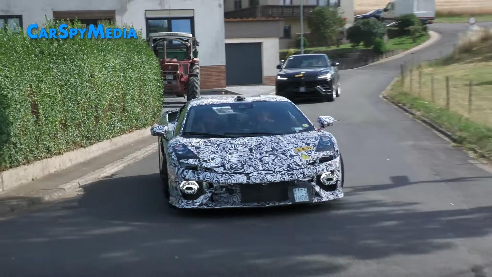 2025 Lamborghini Huracan Successor Test Mule Spotted With Revolutionary Hybrid Motor 20 Videoscreenshot youtube 2025lamborghinihuracansuccessorprototypecaughttestingonpublicroadsspiedforthefirsttime 059