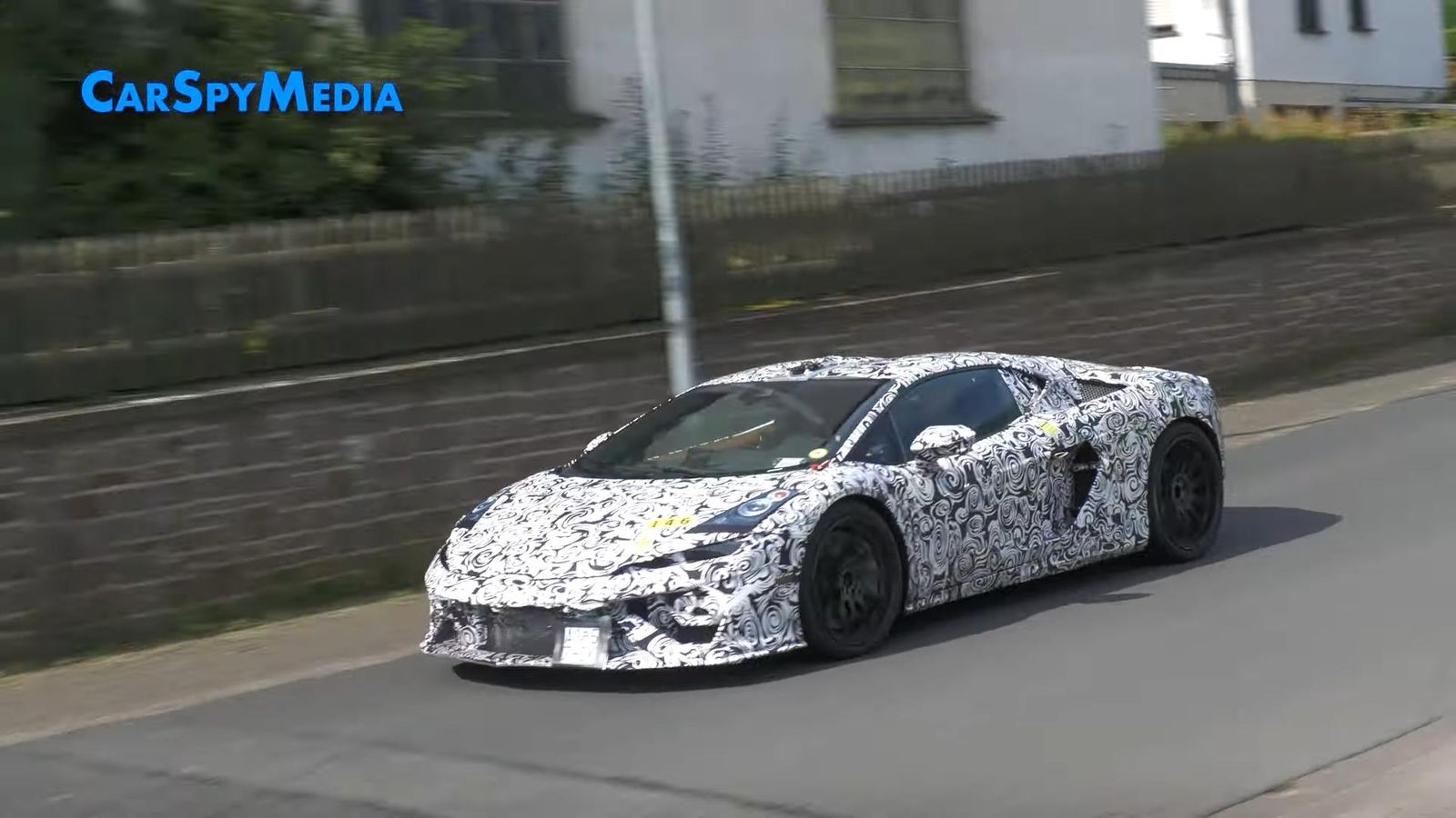 2025 Lamborghini Huracan Successor Test Mule Spotted With Revolutionary Hybrid Motor 17 Videoscreenshot youtube 2025lamborghinihuracansuccessorprototypecaughttestingonpublicroadsspiedforthefirsttime 149