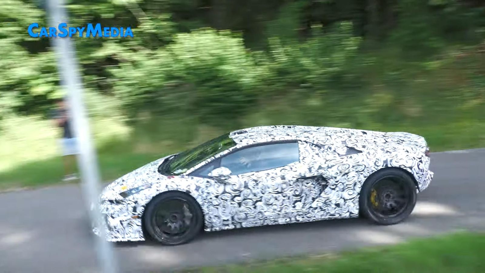 2025 Lamborghini Huracan Successor Test Mule Spotted With Revolutionary Hybrid Motor 16 Videoscreenshot youtube 2025lamborghinihuracansuccessorprototypecaughttestingonpublicroadsspiedforthefirsttime 248